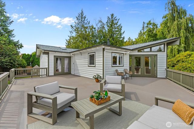 1512 9th Avenue N, Edmonds, WA 98020