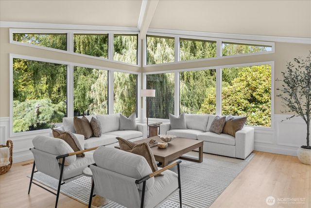 1512 9th Avenue N, Edmonds, WA 98020