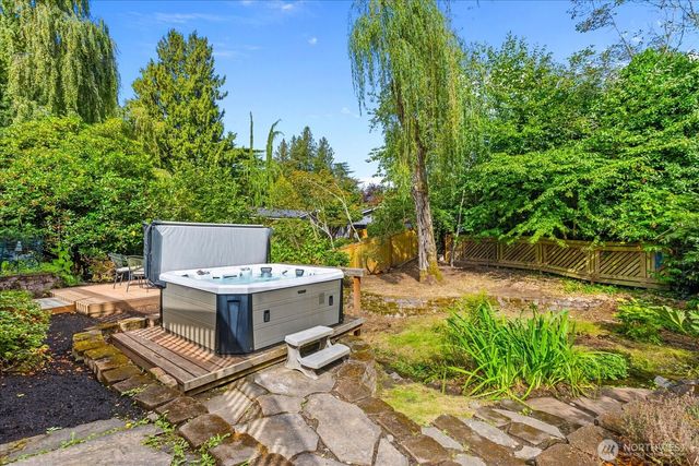 1512 9th Avenue N, Edmonds, WA 98020