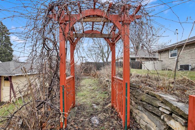 3309 E Lunham AVENUE, Cudahy, WI 53110