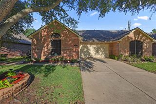 739 Apple Blossom Drive, Pearland, TX 77584