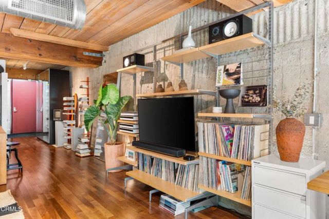 530 S Hewitt Street 244, Los Angeles, CA 90013