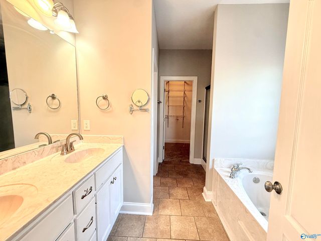 5031 SE Valley Cove Drive, Owens Cross Roads, AL 35763