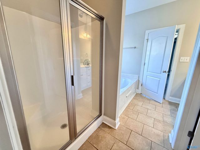 5031 SE Valley Cove Drive, Owens Cross Roads, AL 35763