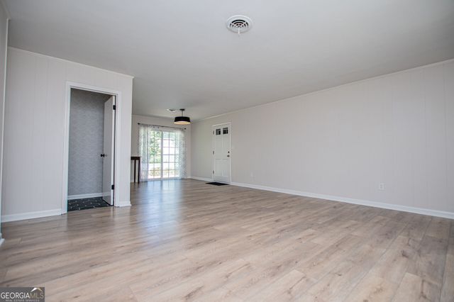95 E Barbara Lane, Carrollton, GA 30117