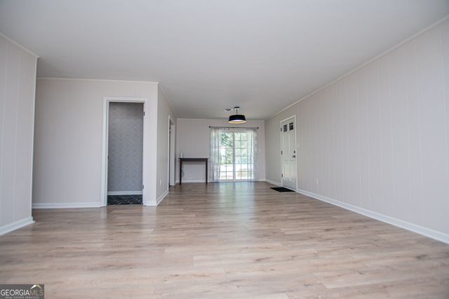 95 E Barbara Lane, Carrollton, GA 30117