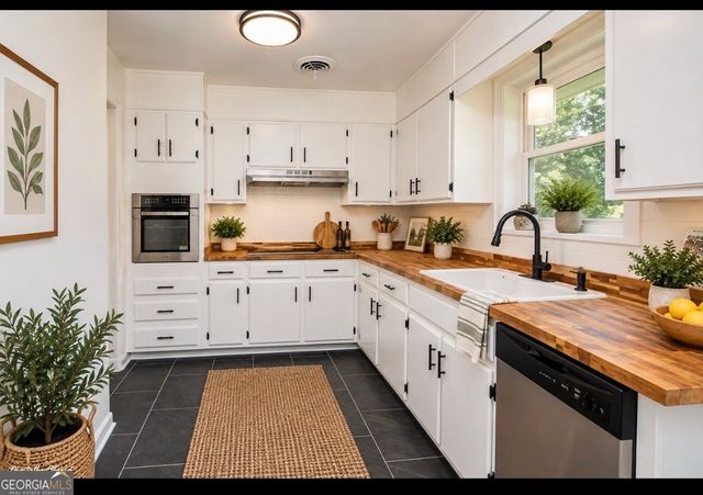 95 E Barbara Lane, Carrollton, GA 30117