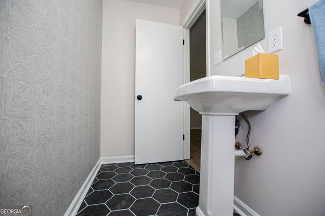 95 E Barbara Lane, Carrollton, GA 30117