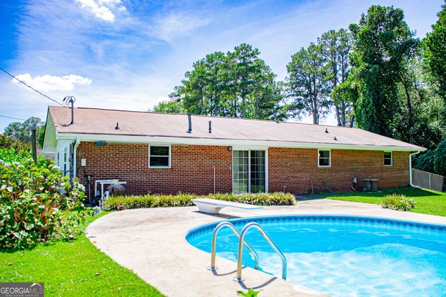 95 E Barbara Lane, Carrollton, GA 30117