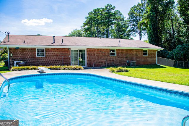 95 E Barbara Lane, Carrollton, GA 30117