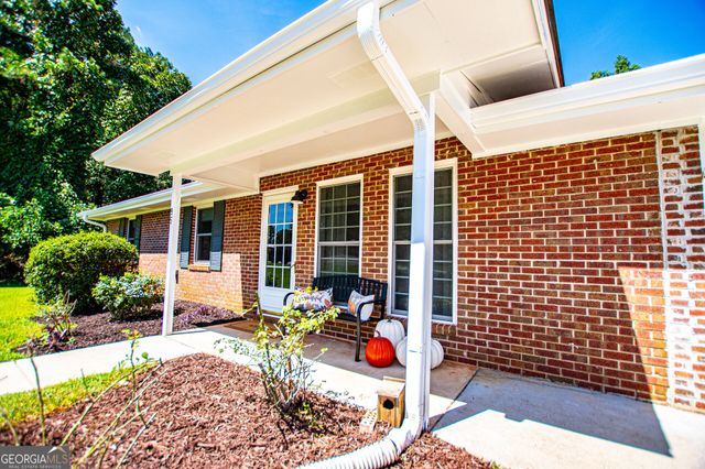 95 E Barbara Lane, Carrollton, GA 30117