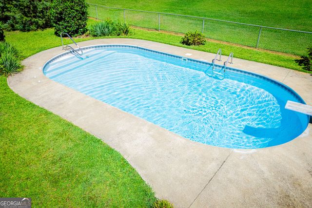 95 E Barbara Lane, Carrollton, GA 30117