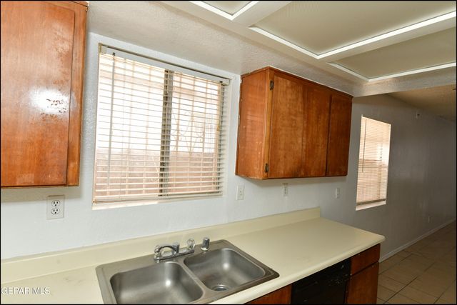 8933 Kenneth Street B, El Paso, TX 79904