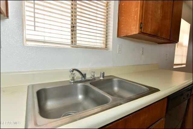 8933 Kenneth Street B, El Paso, TX 79904