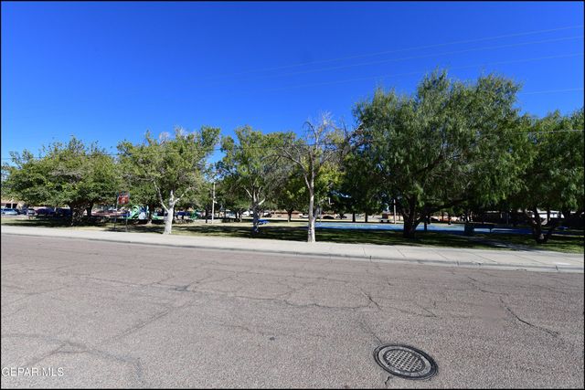 8933 Kenneth Street B, El Paso, TX 79904