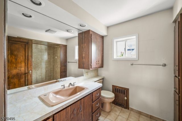 148 Willard Ave, Bloomfield Twp., NJ 07003