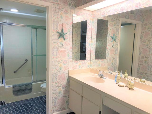 13335 TOUCHSTONE Place 103, Palm Beach Gardens, FL 33418