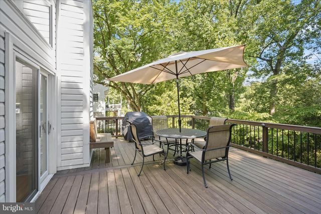 3075 N POLLARD ST N, Arlington, VA 22207