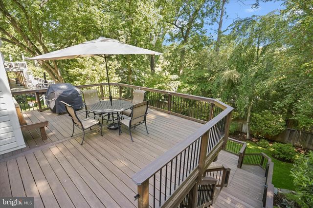 3075 N POLLARD ST N, Arlington, VA 22207
