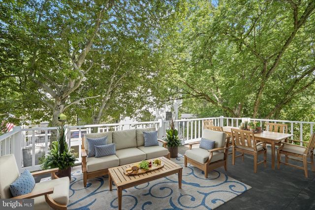 3075 N POLLARD ST N, Arlington, VA 22207