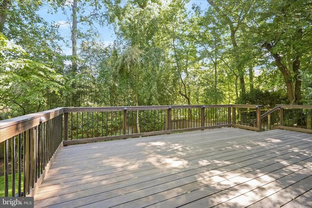 3075 N POLLARD ST N, Arlington, VA 22207
