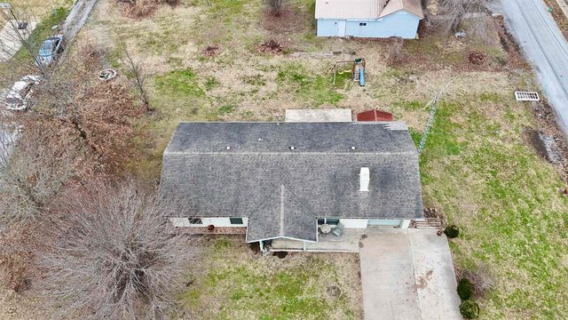 1103 Oliver Street, Benton, IL 62812