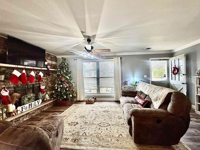 1103 Oliver Street, Benton, IL 62812