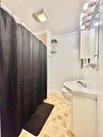 1103 Oliver Street, Benton, IL 62812