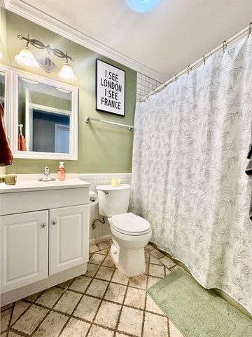 1103 Oliver Street, Benton, IL 62812