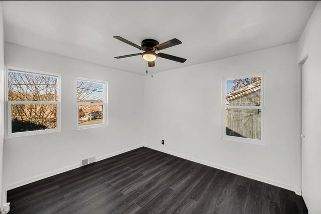 1711 W 57th Avenue, Merrillville, IN 46410