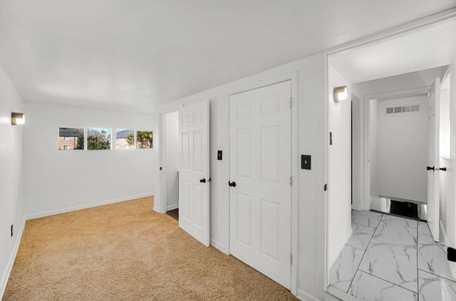 1711 W 57th Avenue, Merrillville, IN 46410