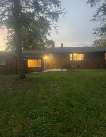 1711 W 57th Avenue, Merrillville, IN 46410