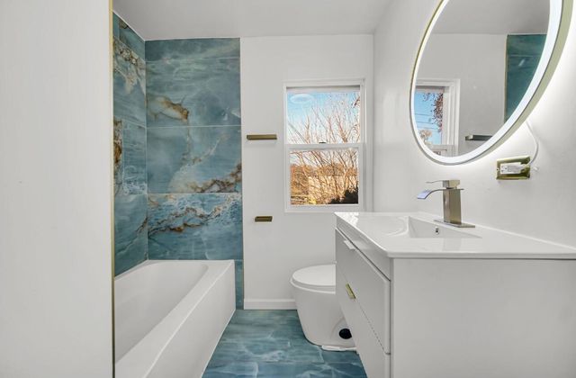 1711 W 57th Avenue, Merrillville, IN 46410