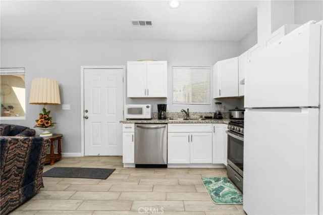 3280 McCall Ave, Selma, CA 93662