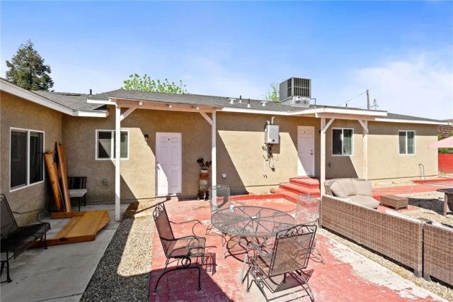 3280 McCall Ave, Selma, CA 93662