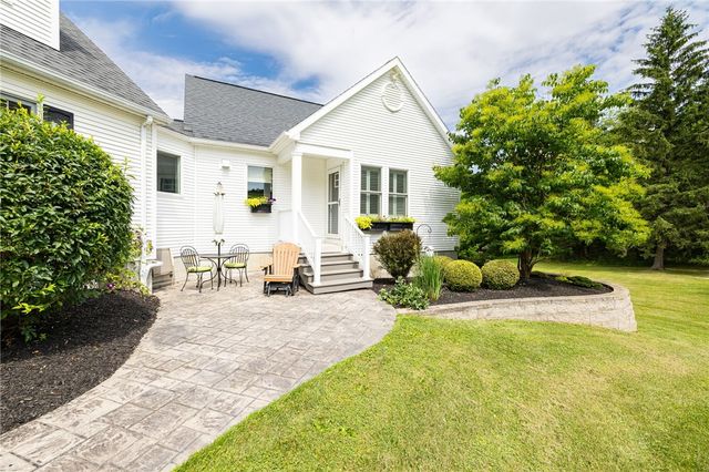 6126 Rossier Rd, Canandaigua Town, NY 14424