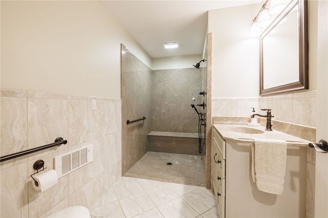 6126 Rossier Rd, Canandaigua Town, NY 14424