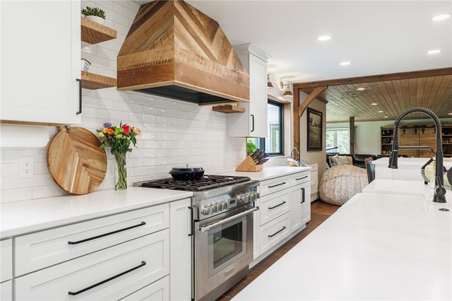 6126 Rossier Rd, Canandaigua Town, NY 14424