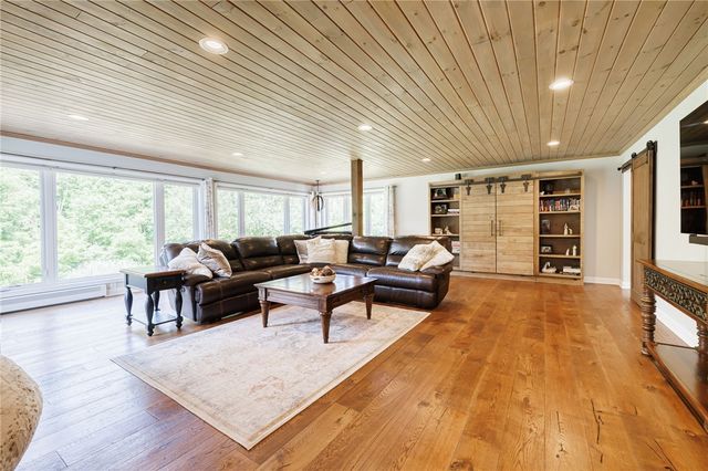 6126 Rossier Rd, Canandaigua Town, NY 14424