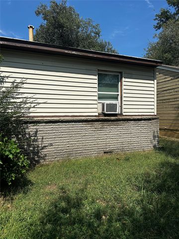223 E 52nd Street N, Tulsa, OK 74126
