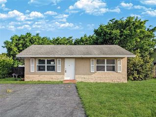 9800 NW 70th Court, Tamarac, FL 33321