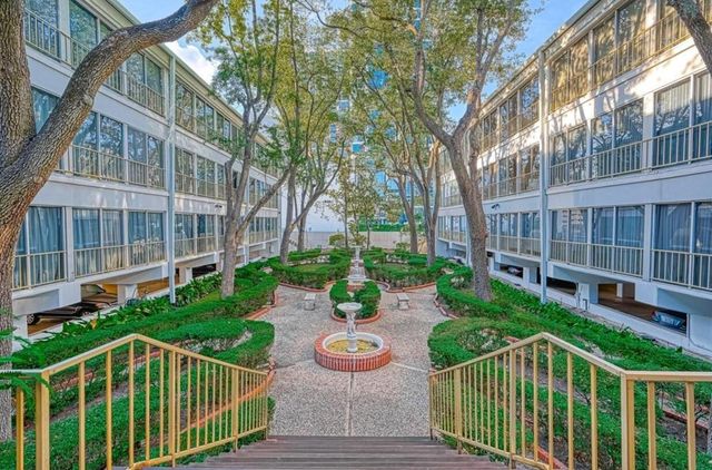 5050 Ambassador Way 314, Houston, TX 77056