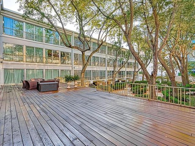 5050 Ambassador Way 314, Houston, TX 77056