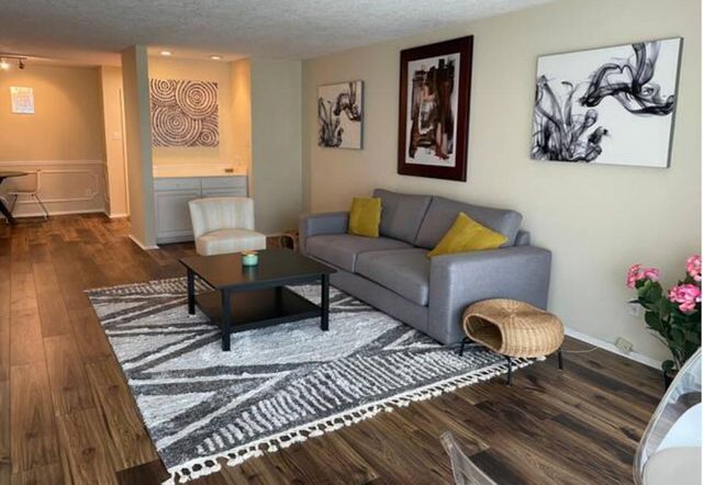 5050 Ambassador Way 314, Houston, TX 77056