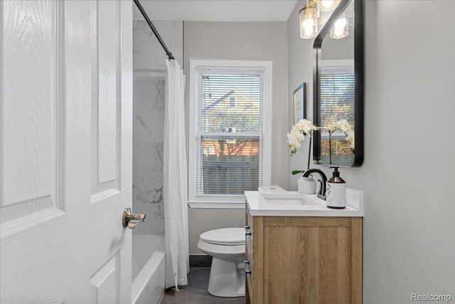 16221 SANTA ROSA Drive, Detroit, MI 48221