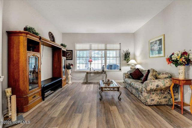 34 Spyglass Drive, Jackson, NJ 08527