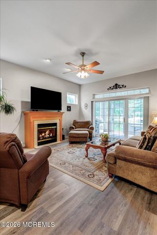 34 Spyglass Drive, Jackson, NJ 08527