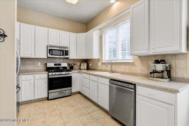 34 Spyglass Drive, Jackson, NJ 08527