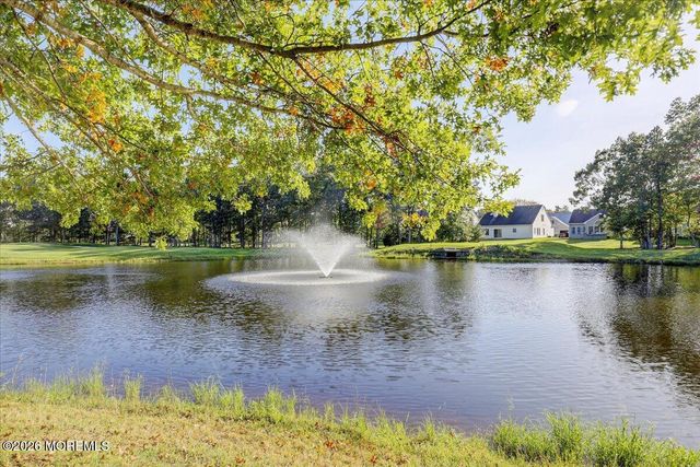 34 Spyglass Drive, Jackson, NJ 08527