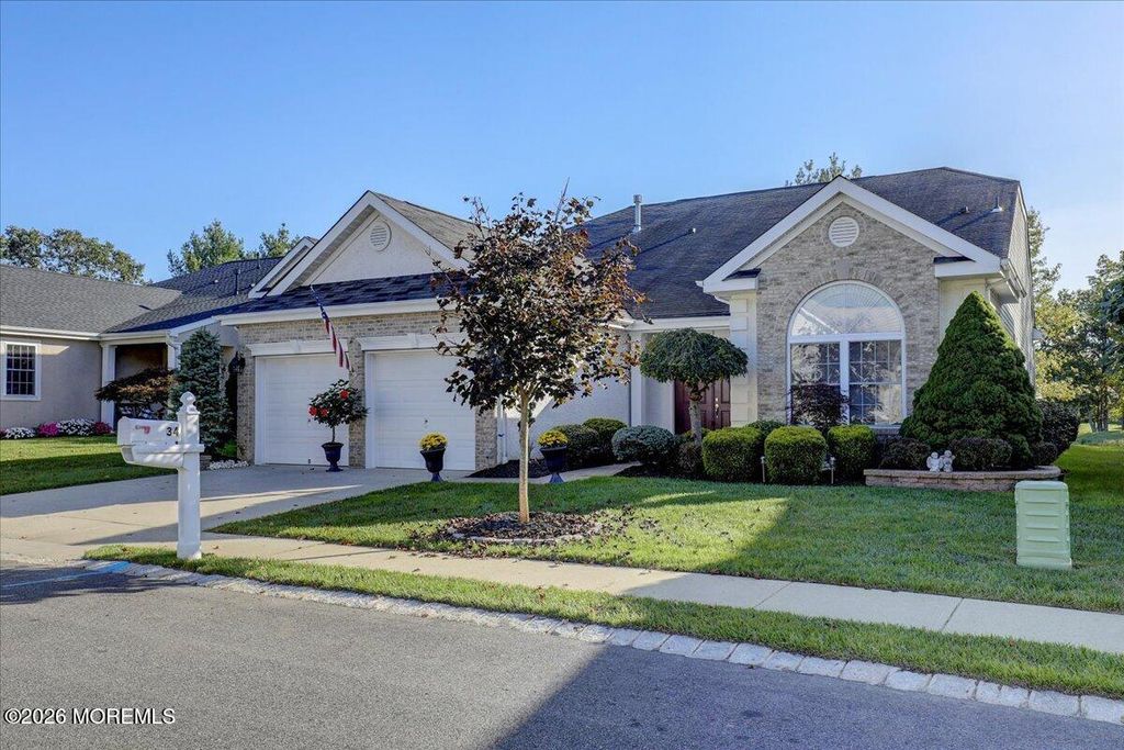 34 Spyglass Drive, Jackson, NJ 08527